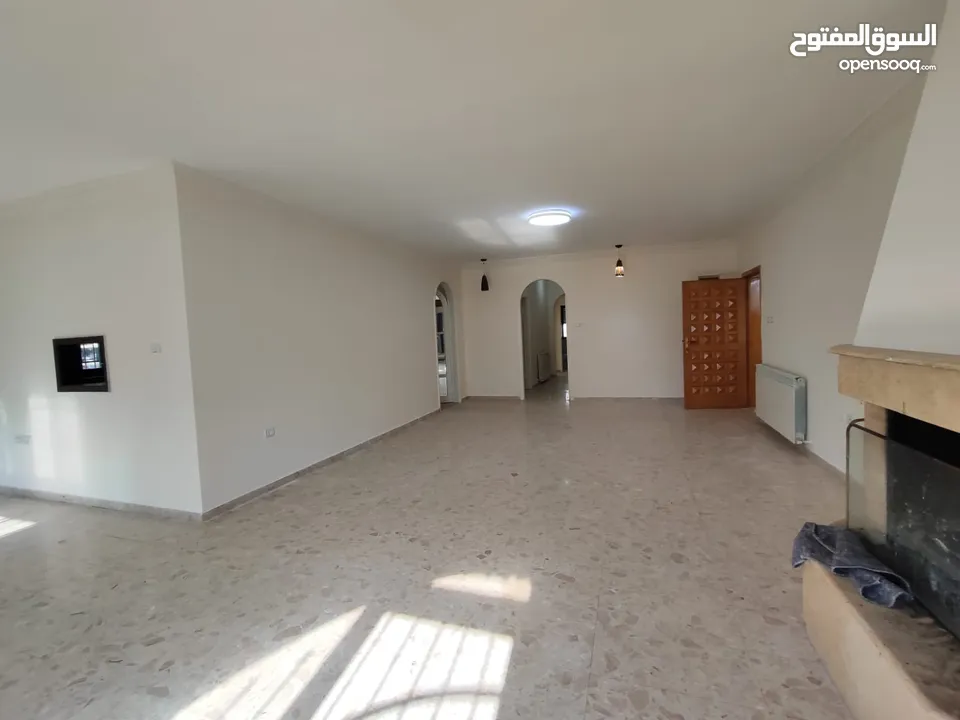 شقة غير مفروشة للإيجار – الطيرة  شارع روما – تصميم فاخر وراحة لا مثيل لها