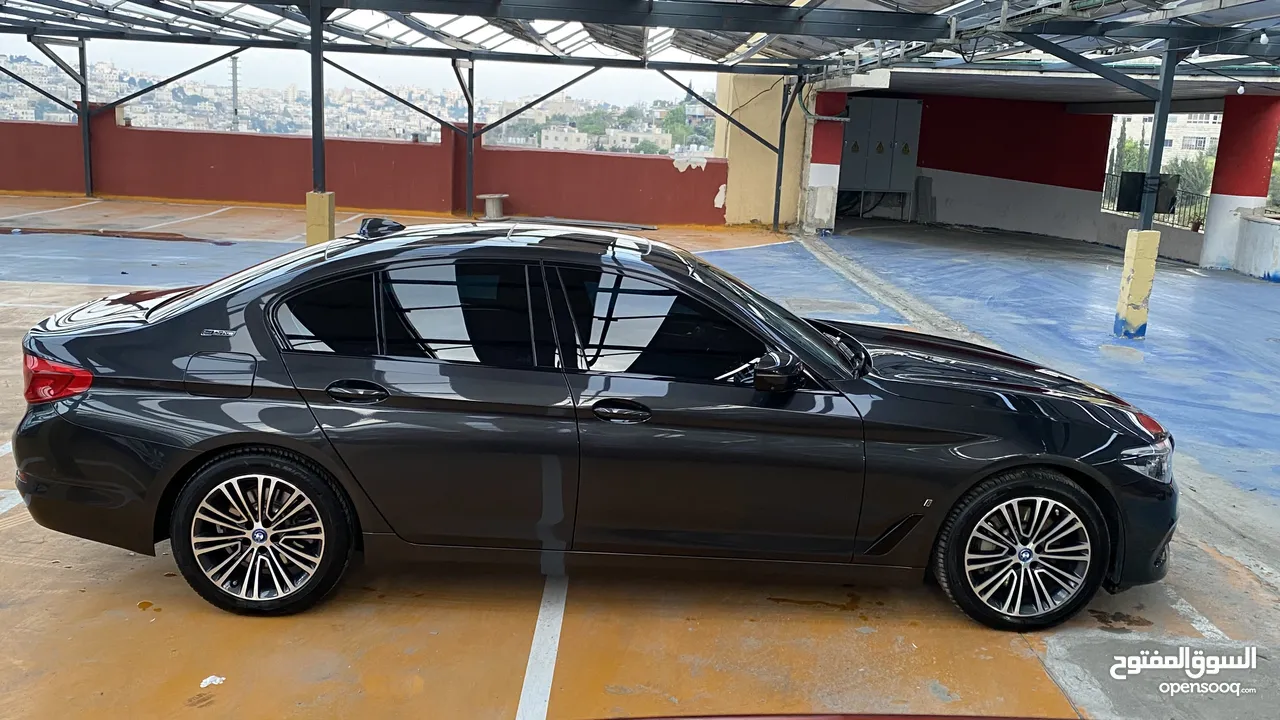 BMW 530e / 2019 عداد قليل / شبه شركة