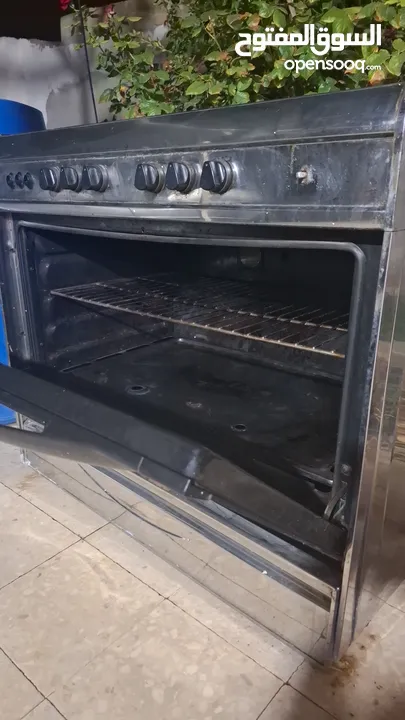 فرن غاز خمس عيون بحالة جيدة