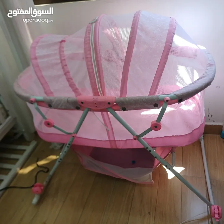 تحت بيبي حديث ولادة مع هزاز