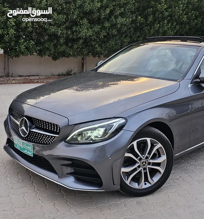 مرسيدس c300 موديل 2018 بحالة ممتازة