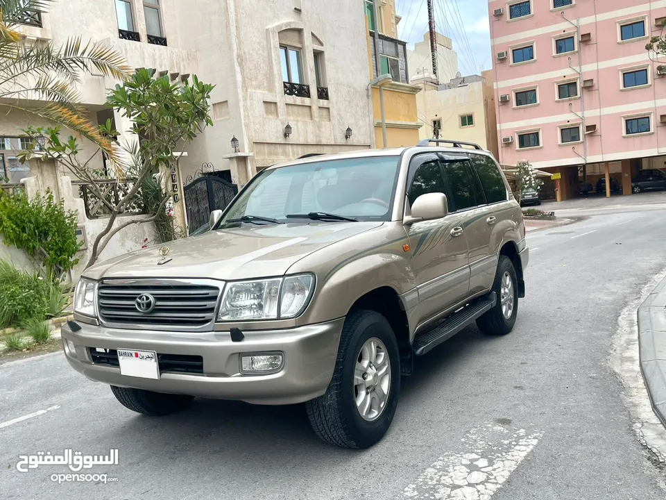 للبيع تويوتا لاند كروزر VXR   موديل : 2003    ماشي  : 200 الف فقط