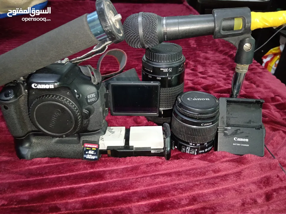 كاميرا كانون600D مع جميع ملحقاتها