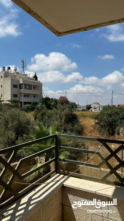 غرفة برايفت في سكن مشترك في الطيرة الشارع الرئيسي قريب لكل الخدمات