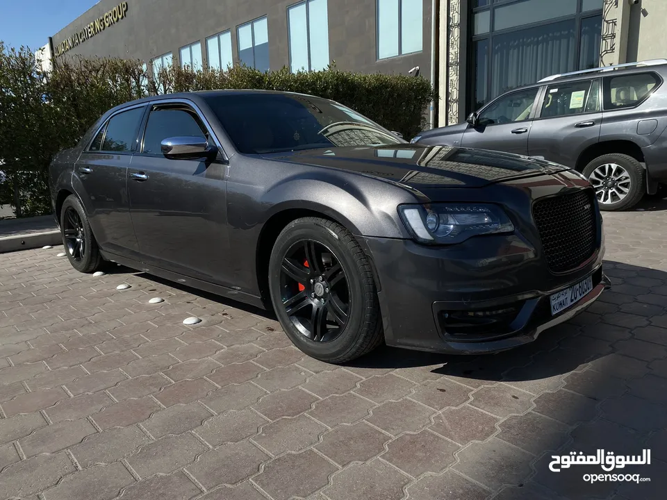 للبيع كرايسلر 300 c 2013