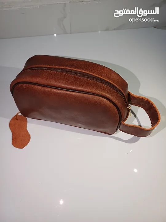 Genuine Leather Men's Travel Pouch Crafted from premium genuine leather