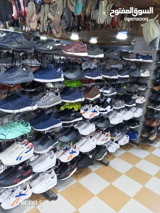 شروة محل كامل ستوكات جديد بضاعة مميزة للعيد أحذية رياضية رجالي ستاتي اطفال ماركات وغير ماركات