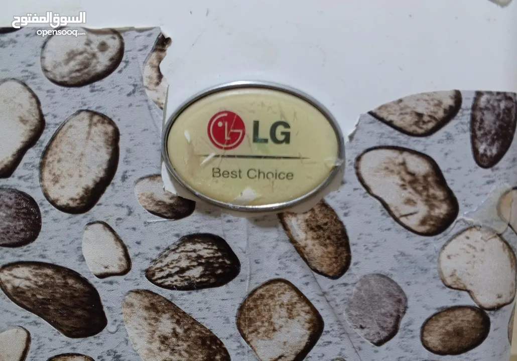 ثلاجة LG بابين بحالة ممتازة