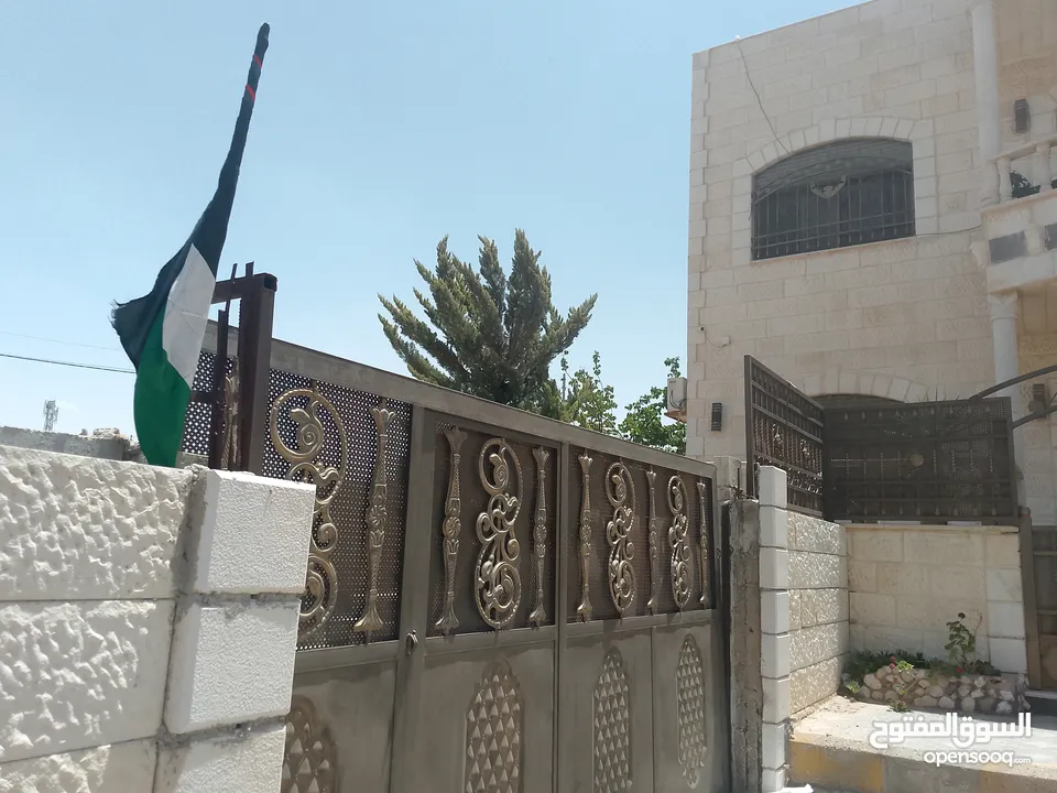منزل طابقين مستقل, للبيع كاش  في  صالحية العابد - ماركا الجنوبية - ذات اطلاله جميلة و نسيم معتدل