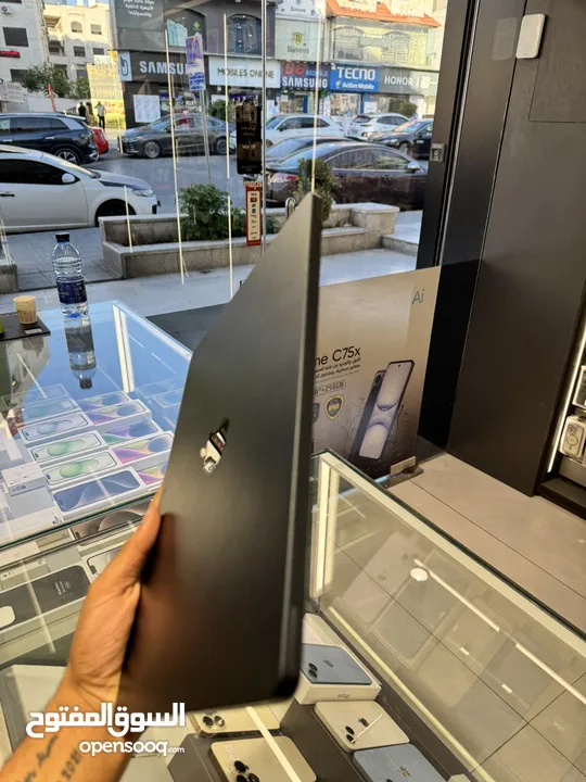 MACBOOK AIR M3 13 INCH UESD 16RAM 256GB
