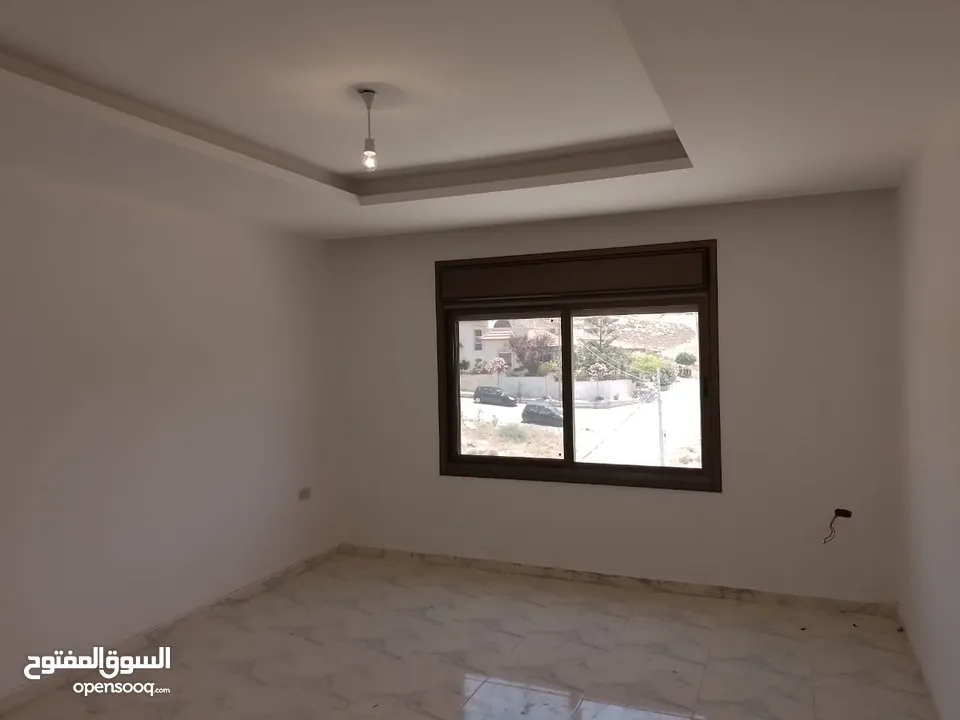 شقة طابقية 160م للبيع في ابو نصير