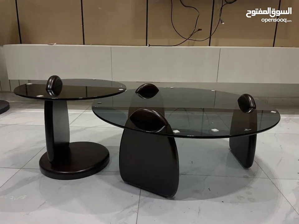 طاولة قهوة عصرية بسطح زجاجي أنيييق وتصميم حديث   هالطاولة بتجمع بين التصميم العصري والبساطة الراقية