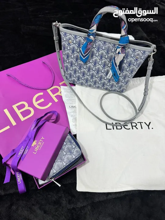 جنطة Liberty مع بوك وسكارف