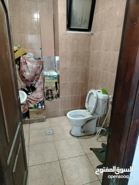 سوبرماركت للبيع في طبربور الخزنة بجانب الجامعة العربية المفتوحة