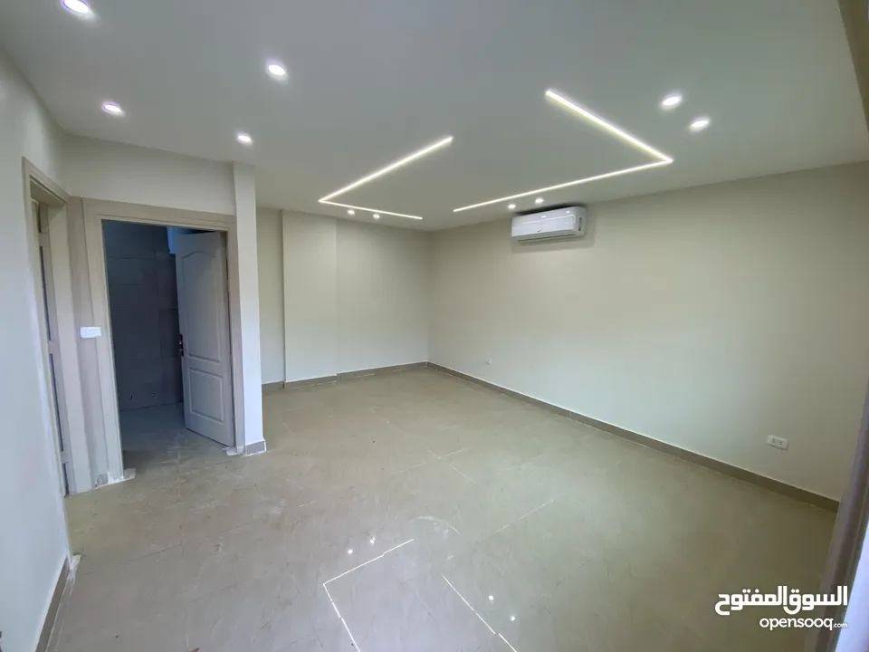 استوديو   ارضي   مع   حديقة   مميز   جداً   جداً   للبيع   في   الجاردنز   من   المالك   مباشرة