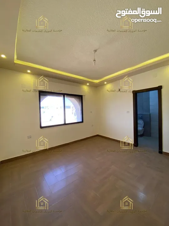 شقة جديدة - لم تسكن - ضاحية الرشيد - 4نوم 2ماستر - 350م - بلكونات بإطلالة مميزة