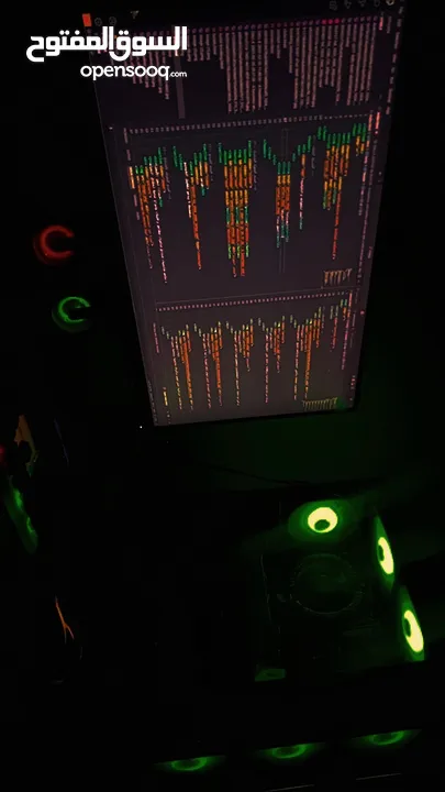 جهاز كمبيوتر للألعاب بحالة ممتازة مع شاشة - Core i5 و GTX 1060