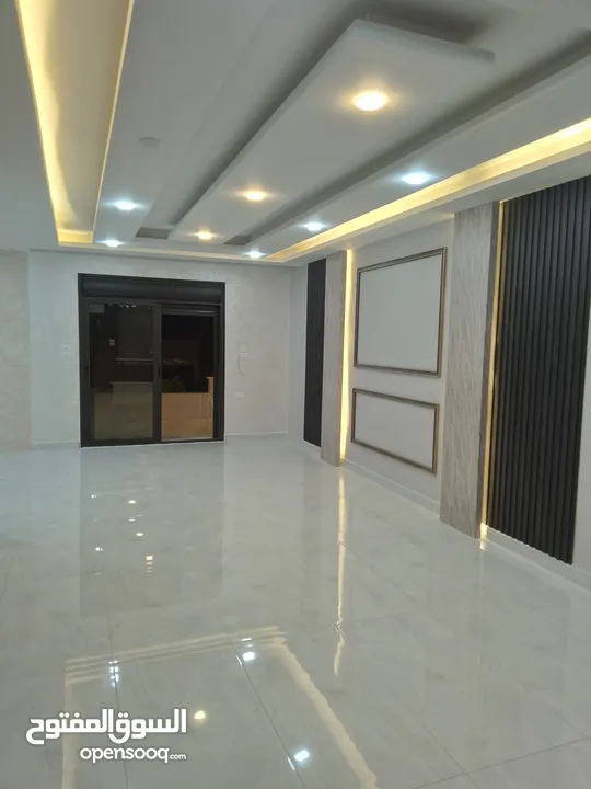 شقة فاخرة للبيع مساحة 210م اربد مجمع عمان