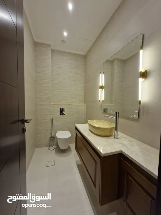 شقة طابق ثاني جديدة ،  مميزة ومطلة للبيع / مساحة (210 - 205 )m2 بأجمل مناطق ضاحية الامير راشد