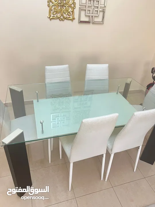 Dining table glass with 6 Chairs Ajman