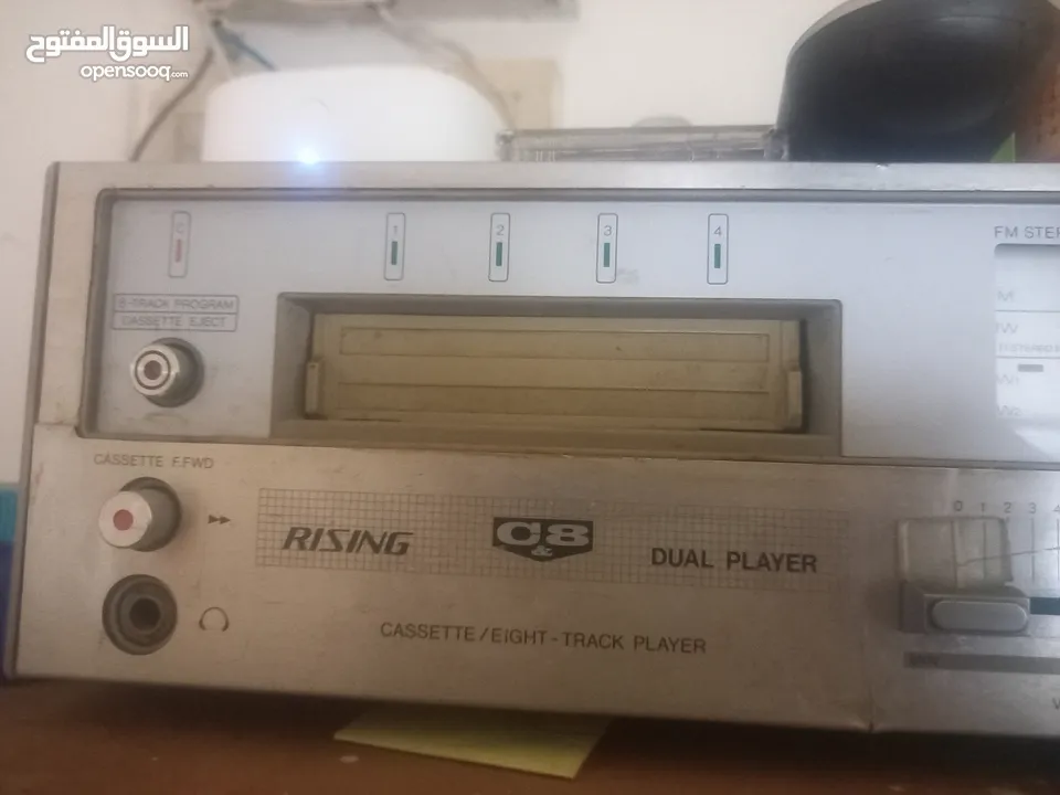 مسجل كاترج وكاسيت وراديو قديم عمره اكتر من 50 سنه مع سمعاته للبيع