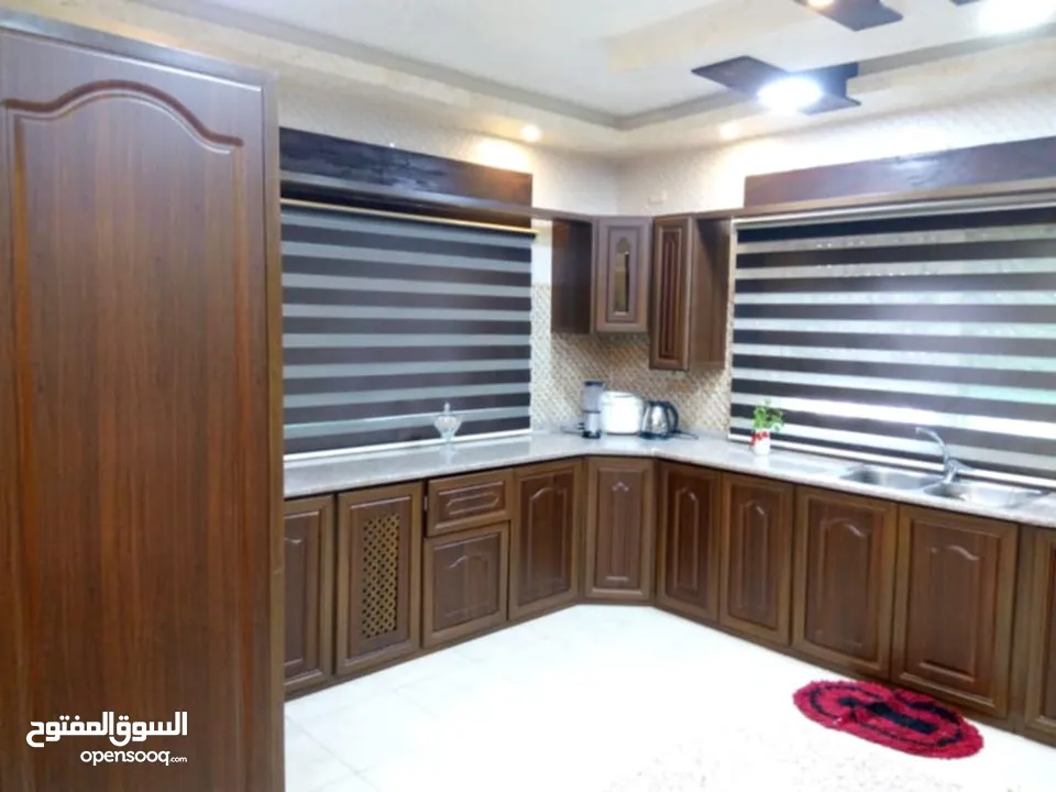 مطابخ الامنيوم بأرقى التصاميم والفنون أبواب الامنيوم مناخل تركيب صيانه اباجورات كهربا وعادي  شبابيك