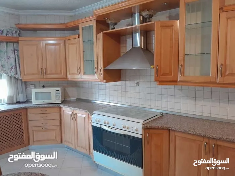 شقه مفروشه للايجار ـ الصويفيه  ـ 255م ط 1 4 غرف نوم