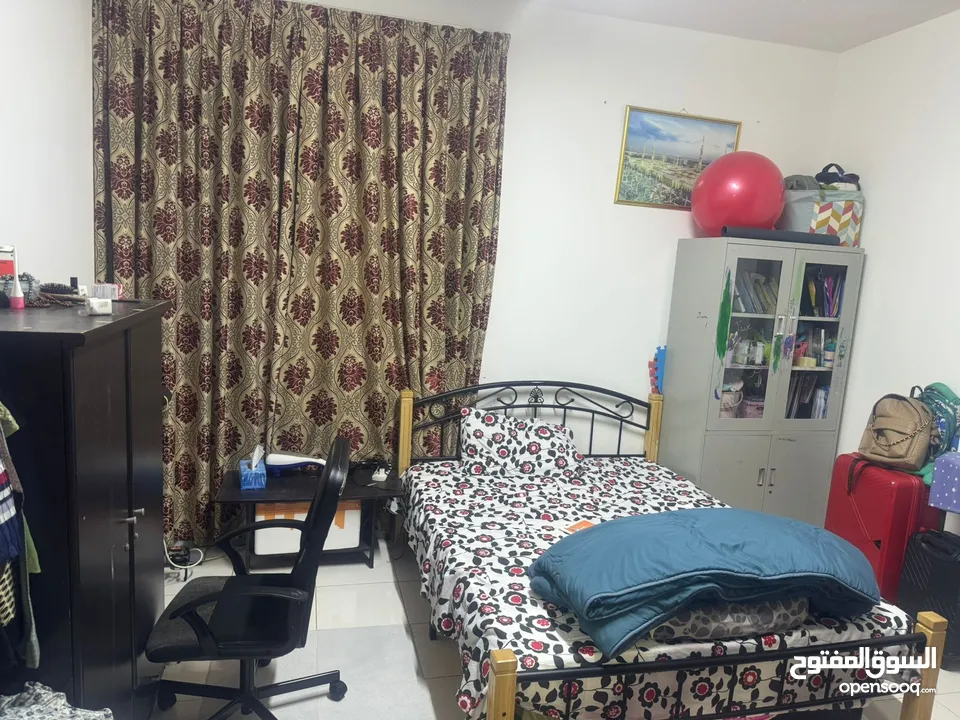3 3 bedroom flat for rent with balcony & 3 bathrooms & laundry room . Chiller free central A/c bldg