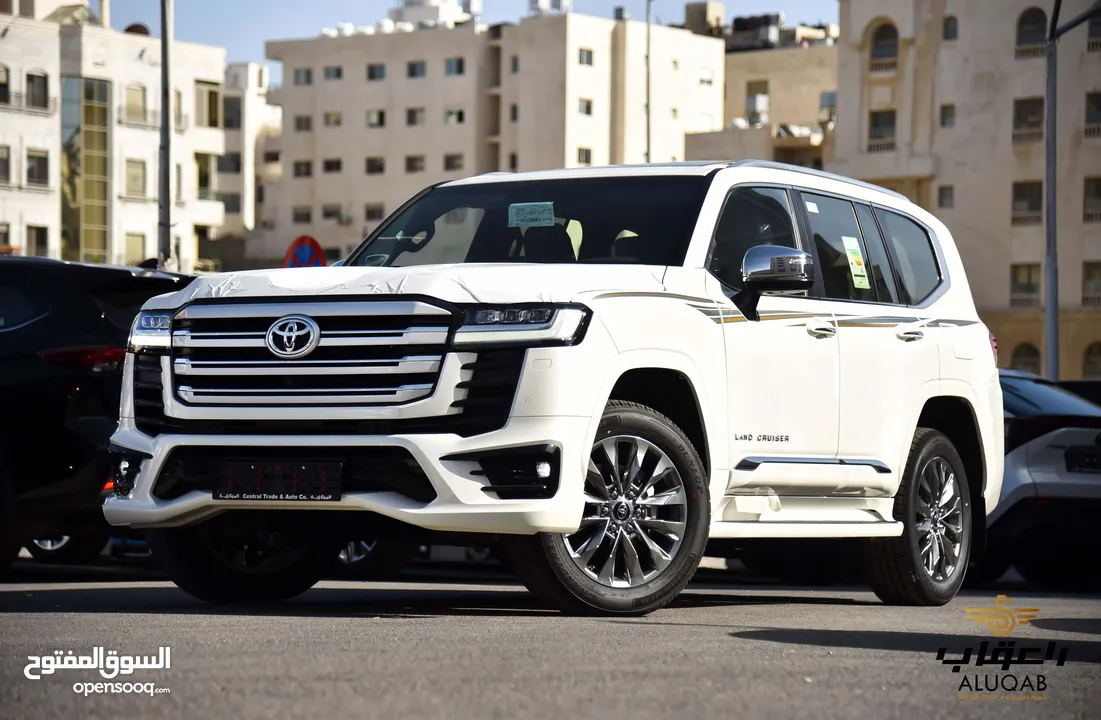 تويوتا لاندكروز VX 2024 لون ابيض عداد زيرو كفالة الشركة