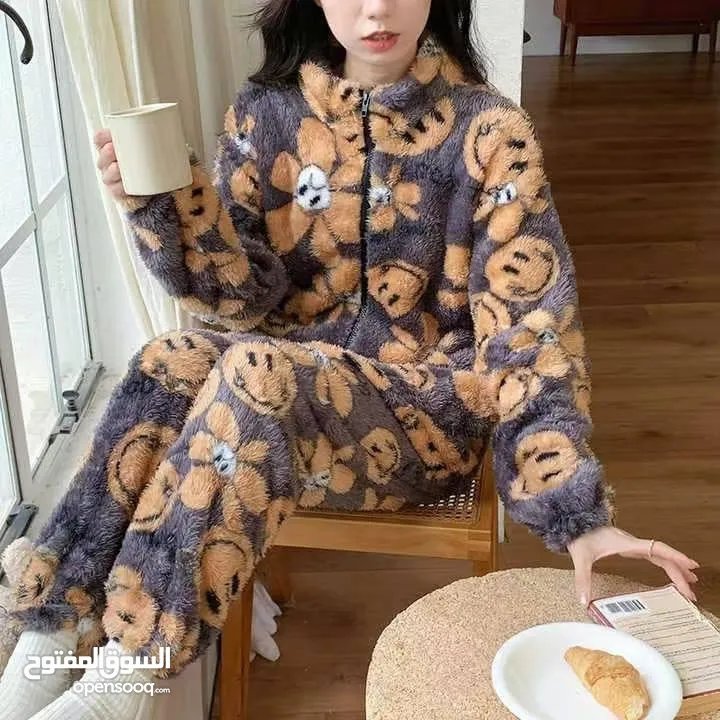 بجامات خريفية وشتوية بماركات مختلفة  ومتوفر كل الاحجام smLXl2Xl3Xl بسعر العرض