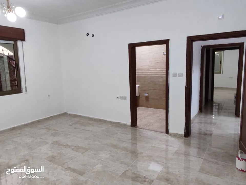 منزل مستقل ومطل للبيع واجهات حجر ومنطقة هادئة جداً وقريب من جميع الخدمات