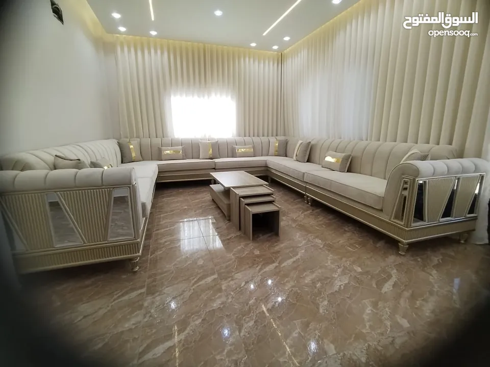 مفروشات البيت الصغير