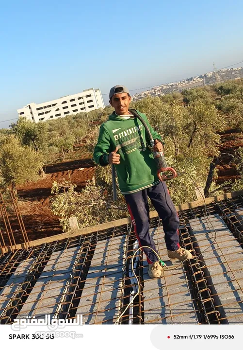 متعهد طوبار طوبرجي ومقاول أبنية بنا حجر وقرميد وكندرين
