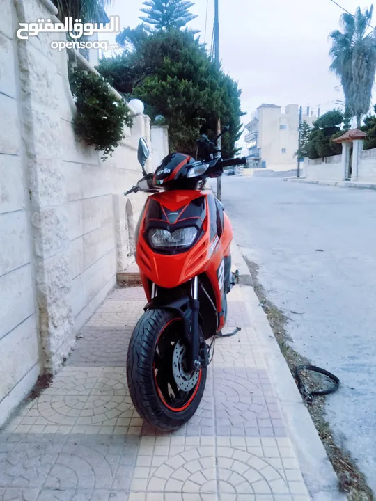 سكوتر ابريليا سنة الصنع 2022