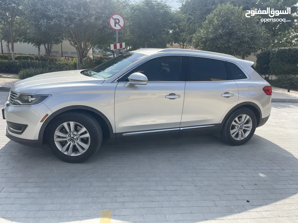 Excellent GCC specs 2016 Lincoln MKX. 3.7L V6, Under Al-Tayer Warranty