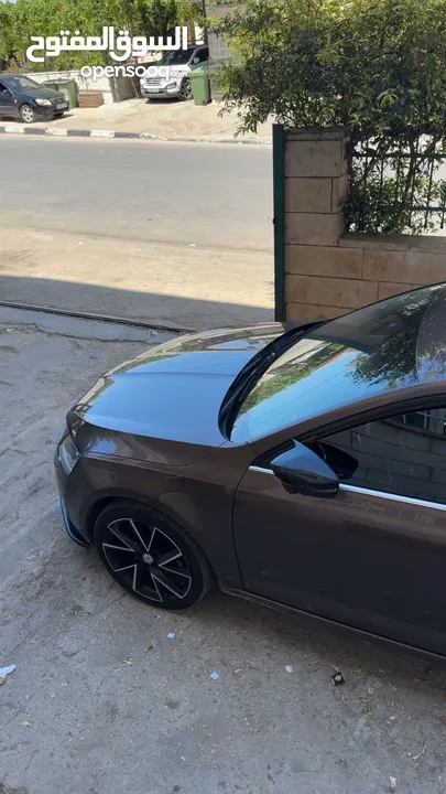 سكودا اوكتافيا 2000 بنزين محداش يوجع راسي يحكيلي لونها 1400 اخذتها السيارة 190 إمكانية البدل حسب