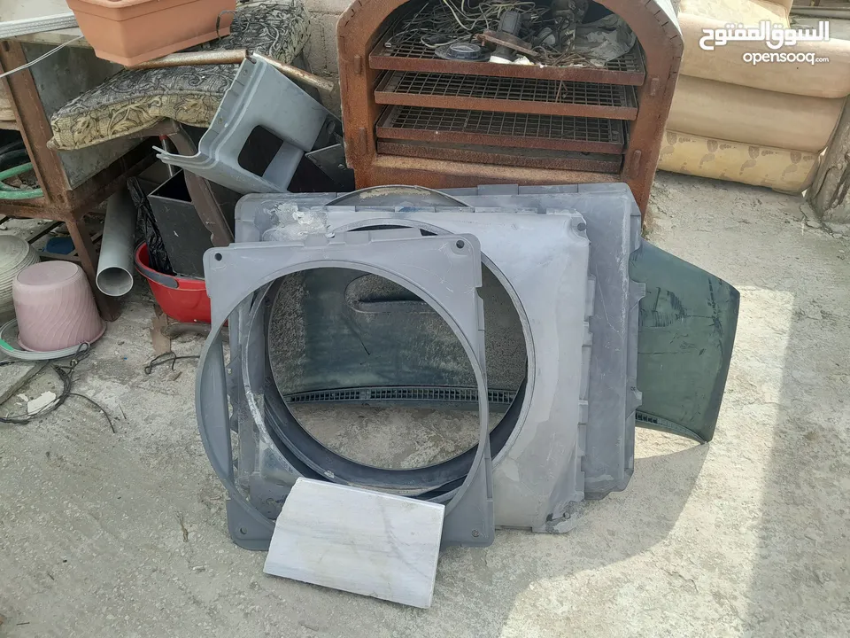 قطع شاحنات مرسيدس اصلي  للبيع