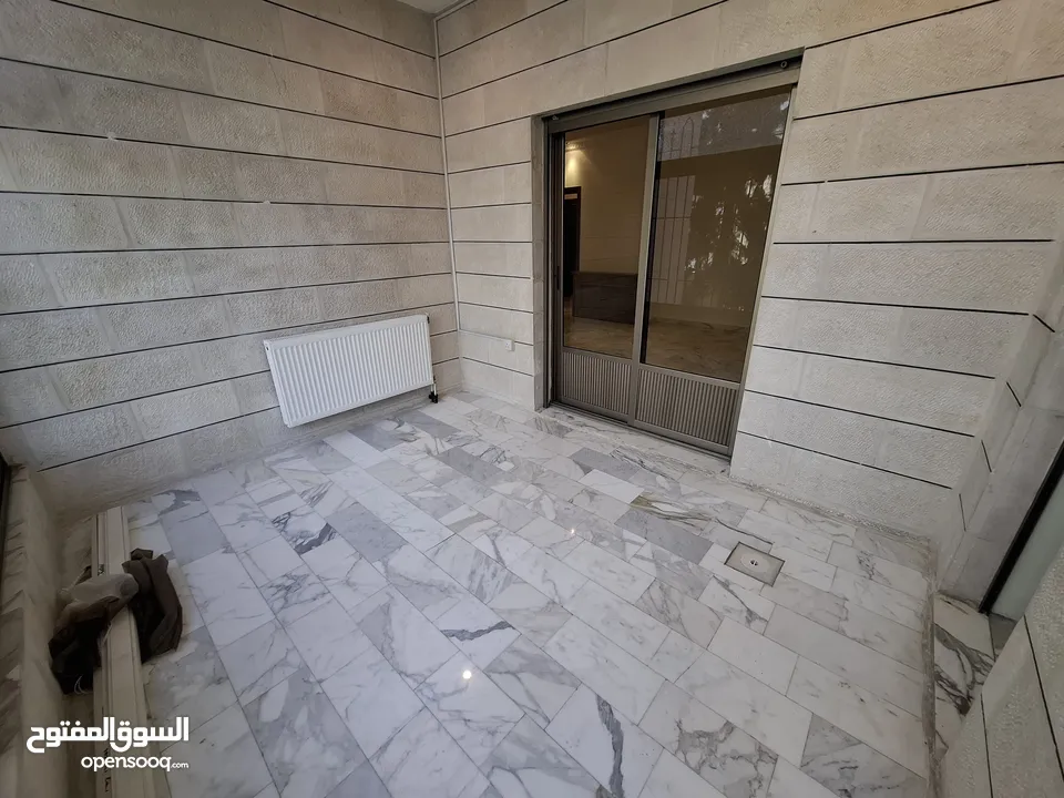 شقة غير مفروشة للإيجار ( Property 40836 ) سنوي فقط