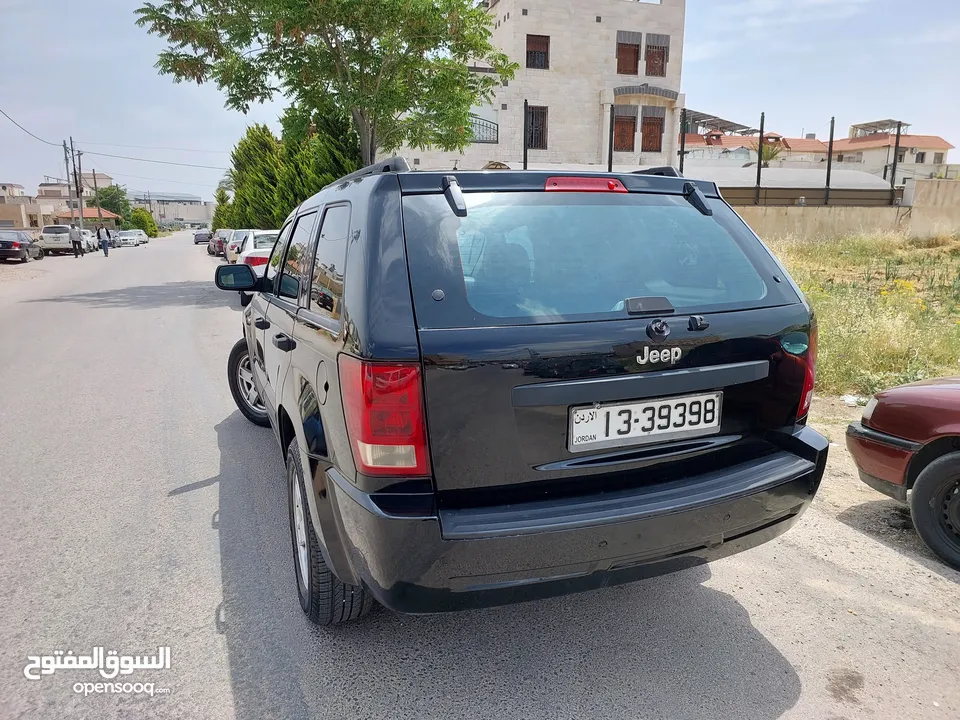 جيب شيروكي موديل 2005 للبيع