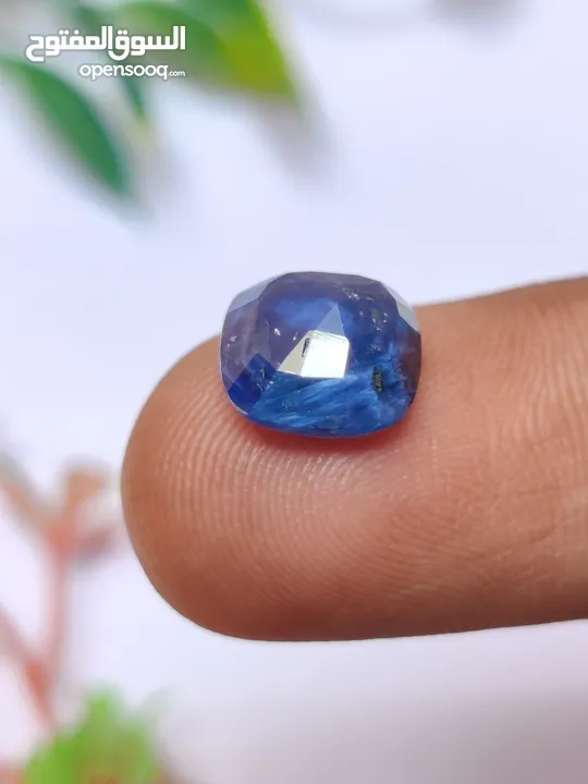 ياقوت أزرق سريلانكا طبيعي غير معالج  natural untreated srilanka blue sapphire stone