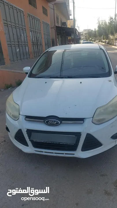 فورد فوكس 2012 للبيع ماتور 1600 بنزين اوتوماتيك مكسور عليها شهرين ترخيص السياره تأمينها ساري لمده سن