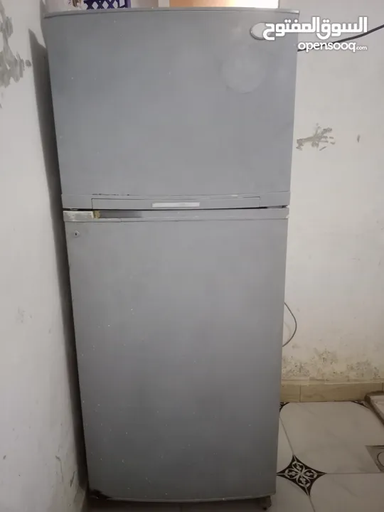 ثلاجه ال جي السعر مناسب جدآ 20 دينار