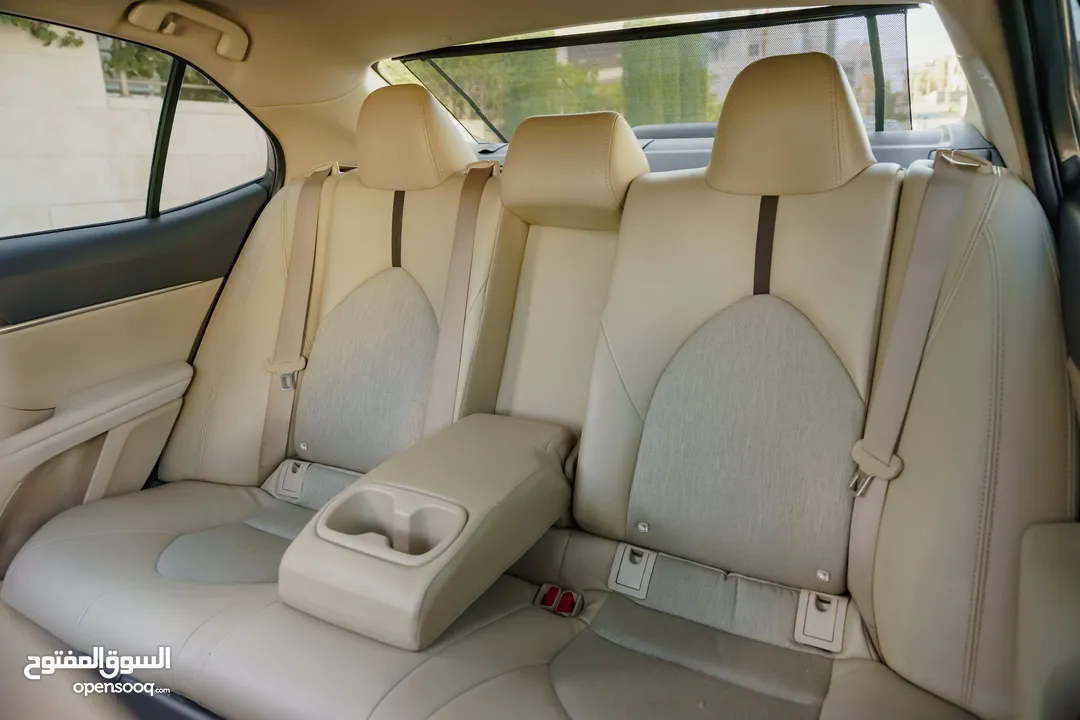 Toyota Camry GLE Hybrid 2019  تويوتا كامري GLE هايبرد  فل كامل مع فتحه