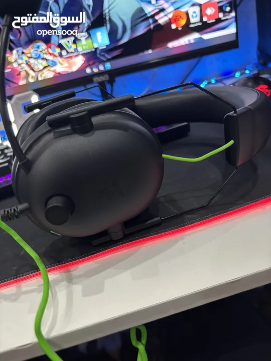 سماعة ريزر بلاك شارك V2x  Razer black shark v2x حالة السماعة ممتازة استعمال اقل من شهرين