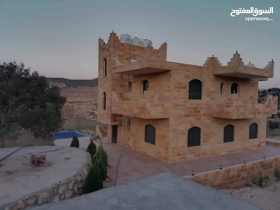 مزرعه مميزه للبيع السلط جلعد