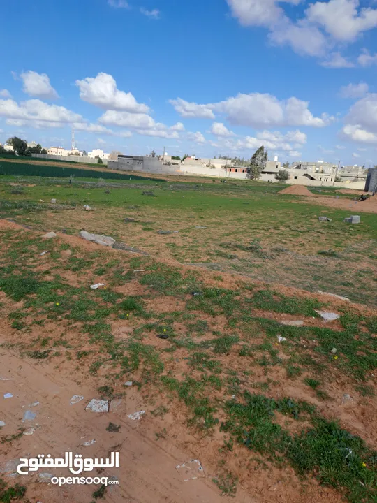 قطعة أرض للبيع في منطقة وادي الربيع بالقرب من مصنع الربيع للاسفنج في نفس الشارع