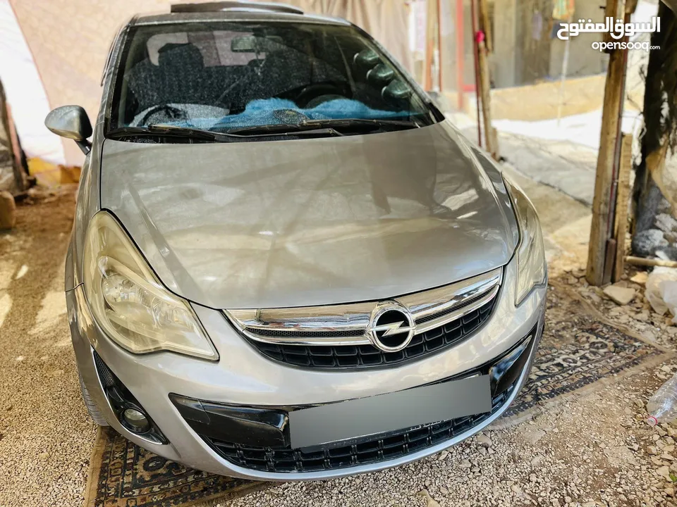سيارة للبيع وبال كورسة موديل213