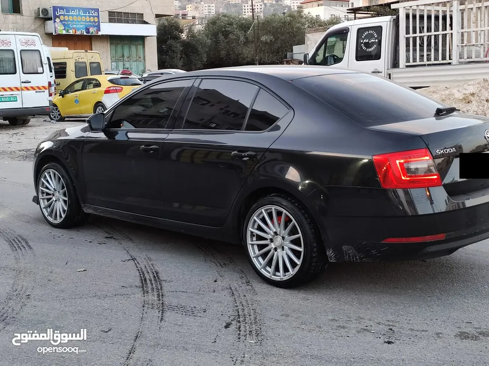 سكودا اوكتافيا 2019/18