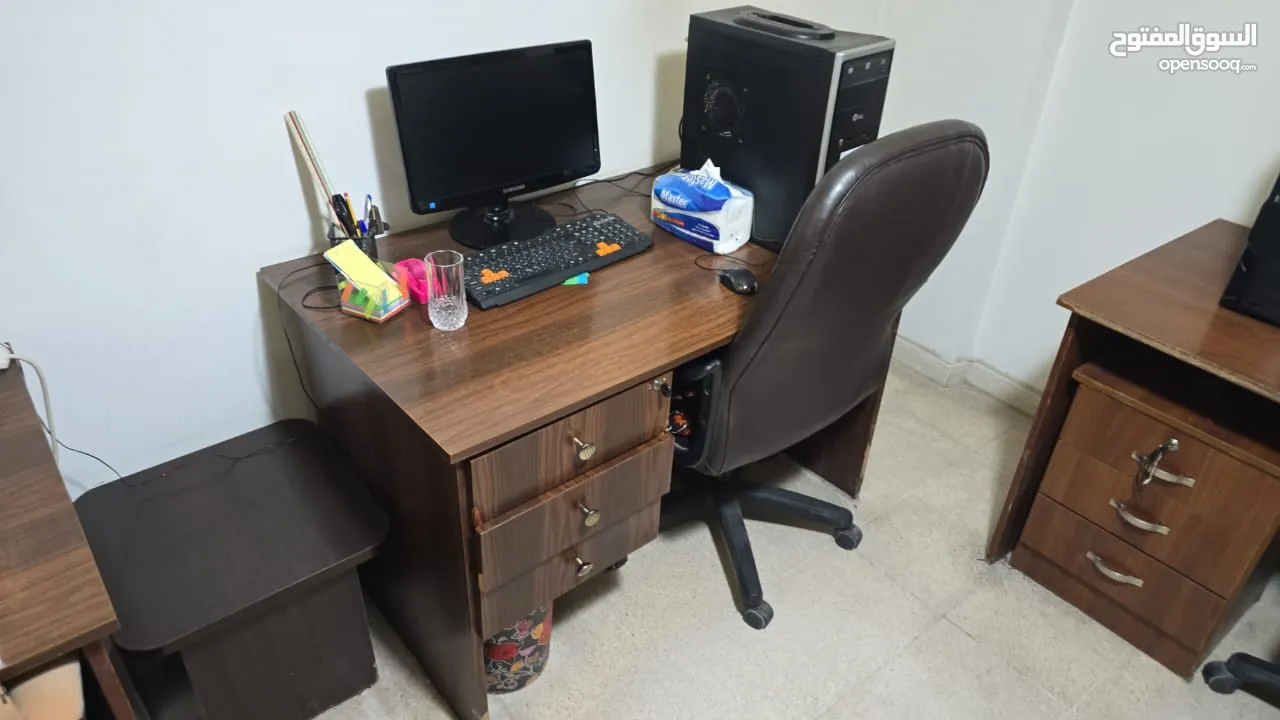 أثاث مستعمل للبيع بداعي السفر بحالة جيدة