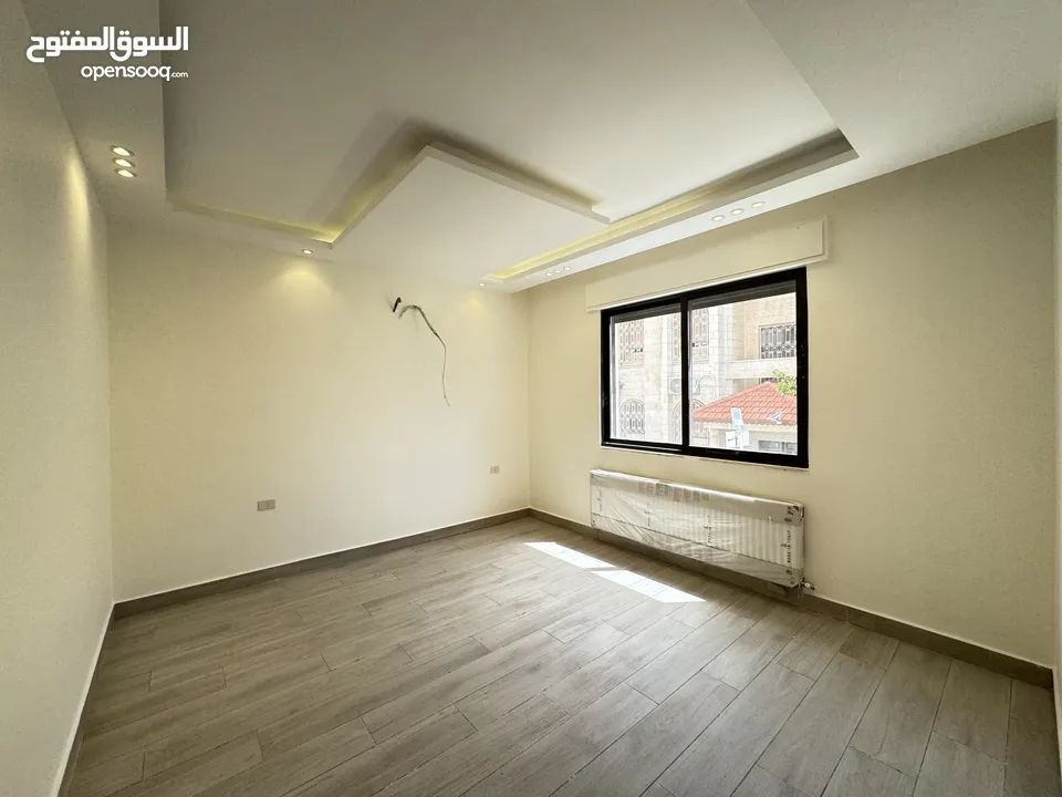 شقة طابق ثاني مميزة للبيع ب ام السماق بسعر مميز تشطيبات مميزة مساحة الشقة 230م (مشروع 121)